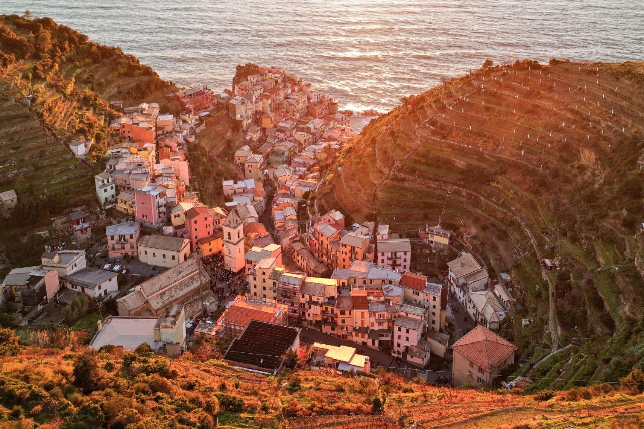 L' Attico Giallo Oro Di Giulia Manarola Exterior foto